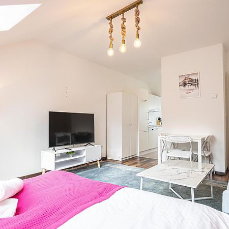 וינה Airy Attic Apt.: Stylish Studio At Penzing Area מראה חיצוני תמונה