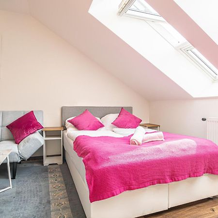 וינה Airy Attic Apt.: Stylish Studio At Penzing Area מראה חיצוני תמונה