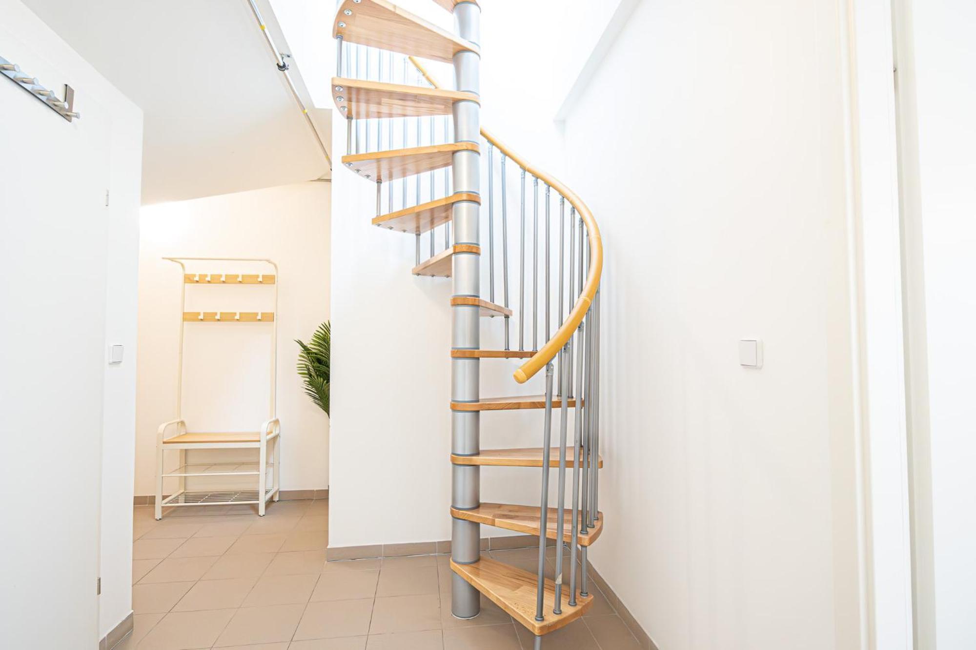 וינה Airy Attic Apt.: Stylish Studio At Penzing Area מראה חיצוני תמונה