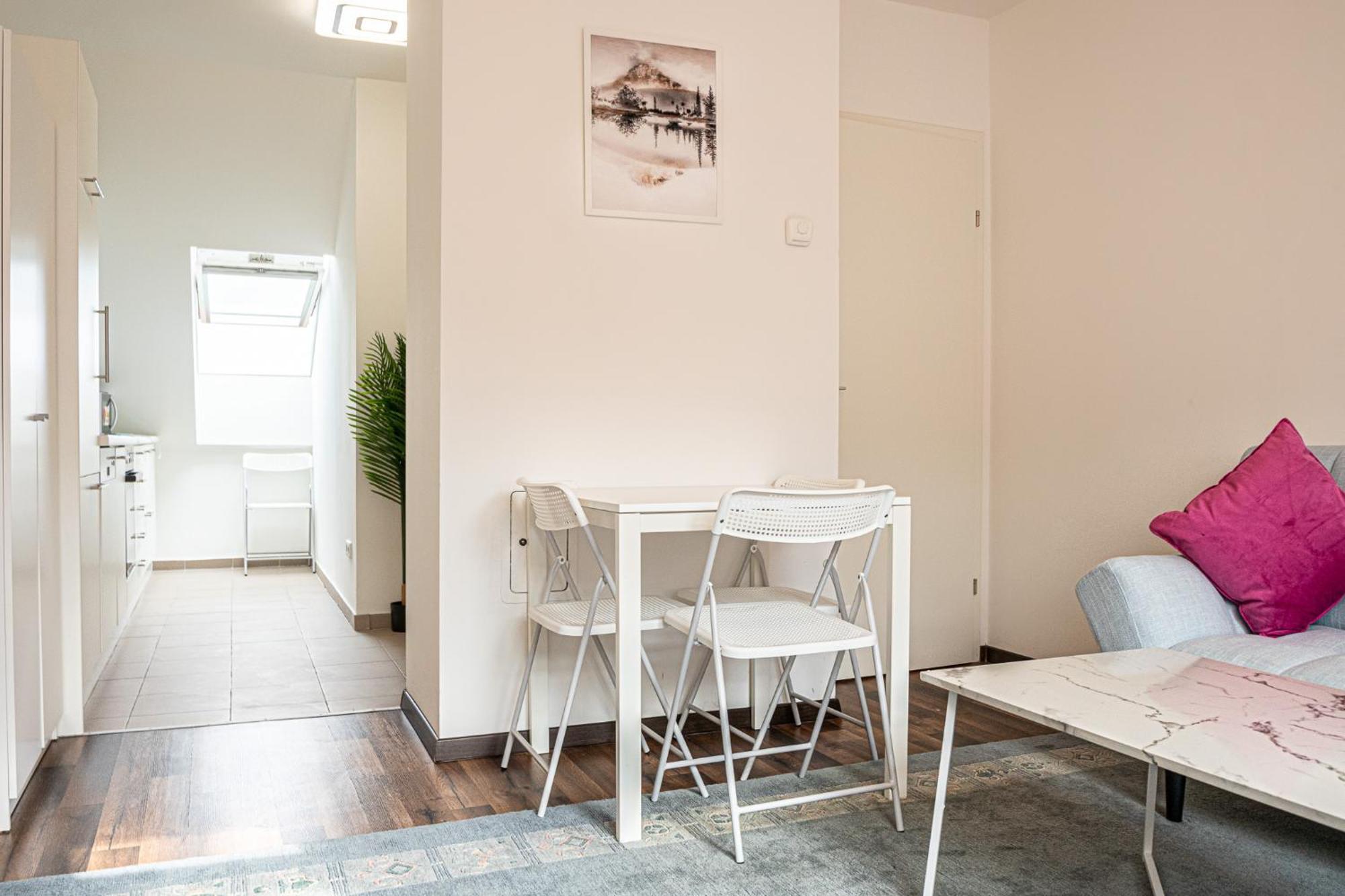 וינה Airy Attic Apt.: Stylish Studio At Penzing Area מראה חיצוני תמונה