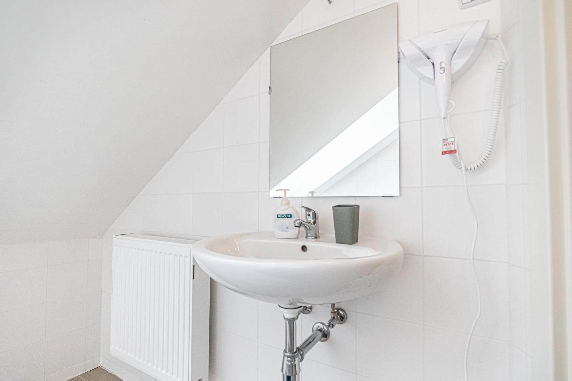 וינה Airy Attic Apt.: Stylish Studio At Penzing Area מראה חיצוני תמונה